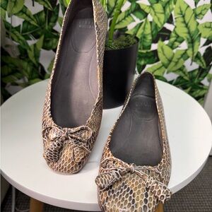 Stuart Weitzman Women's Snake-Print Bow Ballet Flats Sz 8 - Brown/Beige